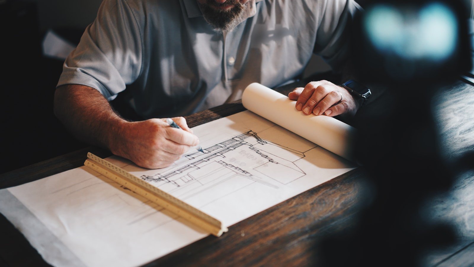 Mimar masada uygulama projesi üzerinde çalışıyor